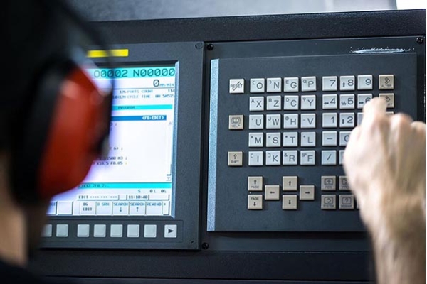 以天水鋁合金外殼給用戶(hù)帶來(lái)無(wú)與倫比的質(zhì)感體驗(yàn)