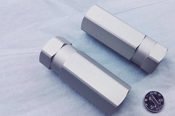 鋁材精密加工中的機器人應(yīng)用前景(鋁型材加工機器)